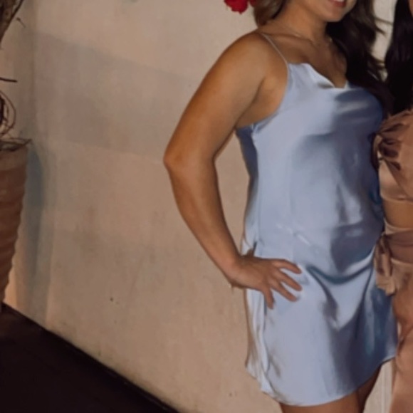 Blue dress. - Picture 2 of 2